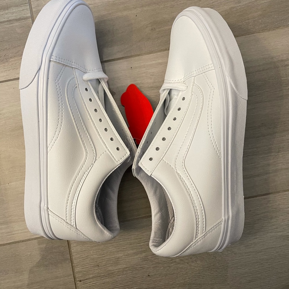 Vans - Picture 2 of 4